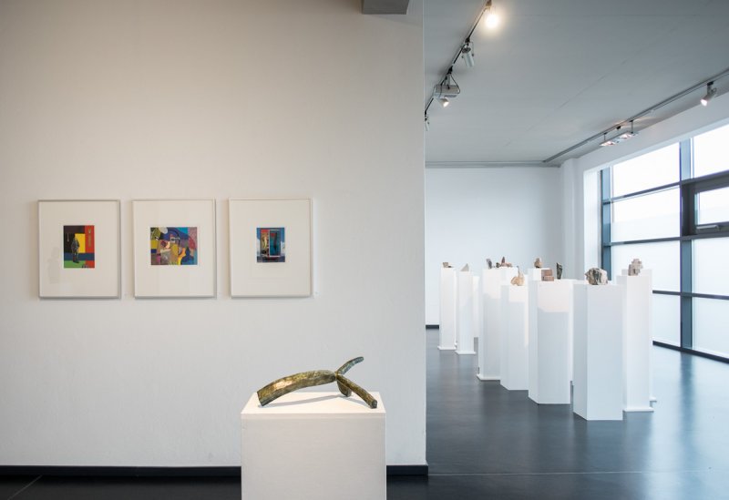 Peter Lewandowski – Skulptur und Collage, Installationsaufnahmen der Ausstellung.