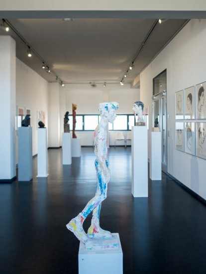 Installation der Ausstellung »Wilfried Schröder – FIGUR«